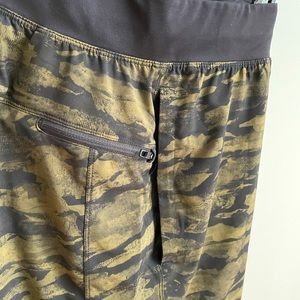 Lululemon mens THE short without liner, 11”